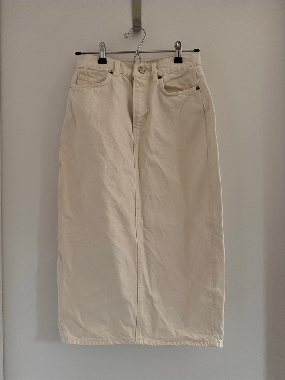 Reformation - Jayde High Rise Denim Midi Skirt - Size 25 - Cream - Picture 4 of 7